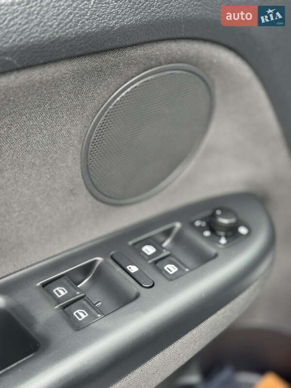 Хэтчбек Volkswagen Golf Plus 2009 в Нововолынске
