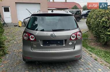 Хэтчбек Volkswagen Golf Plus 2010 в 