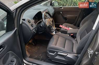Хэтчбек Volkswagen Golf Plus 2010 в 