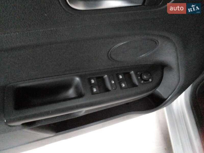 Хэтчбек Volkswagen Golf Plus 2009 в Ровно фото 7 Хэтчбек Volkswagen Golf Plus 2009 в Ровно