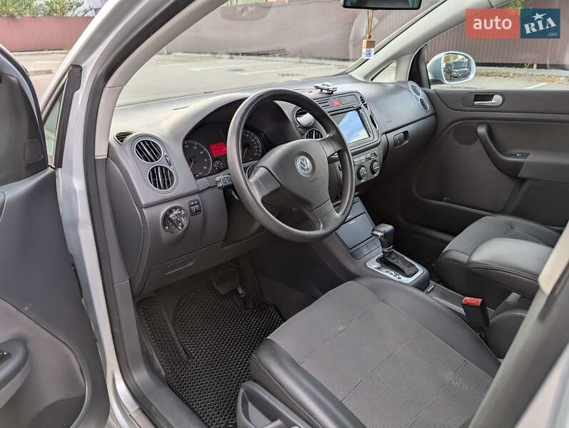 Хетчбек Volkswagen Golf Plus 2006 в Черкасах фото 8 Хетчбек Volkswagen Golf Plus 2006 в Черкасах