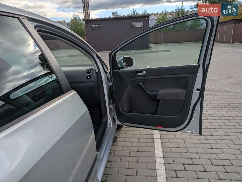 Хетчбек Volkswagen Golf Plus 2006 в Черкасах фото 13 Хетчбек Volkswagen Golf Plus 2006 в Черкасах