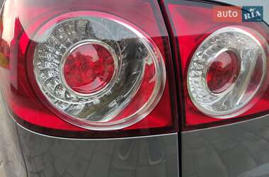 Хэтчбек Volkswagen Golf Plus 2010 в 