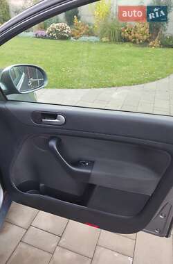 Хэтчбек Volkswagen Golf Plus 2010 в 