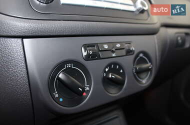 Хетчбек Volkswagen Golf Plus 2008 в  фото 73 Хетчбек Volkswagen Golf Plus 2008 в