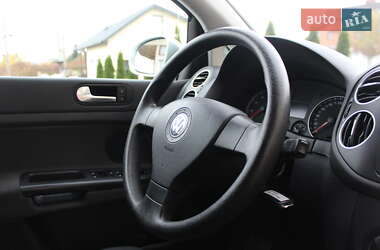 Хетчбек Volkswagen Golf Plus 2008 в  фото 100 Хетчбек Volkswagen Golf Plus 2008 в