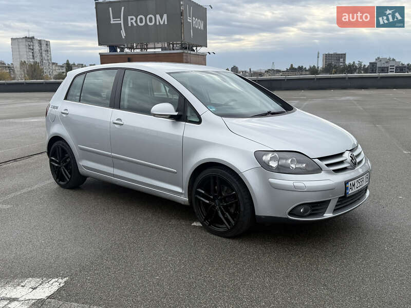 Хэтчбек Volkswagen Golf Plus 2006 в Киеве