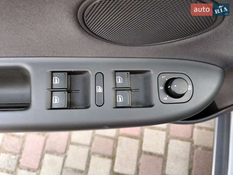 Хэтчбек Volkswagen Golf Plus 2007 в Ровно