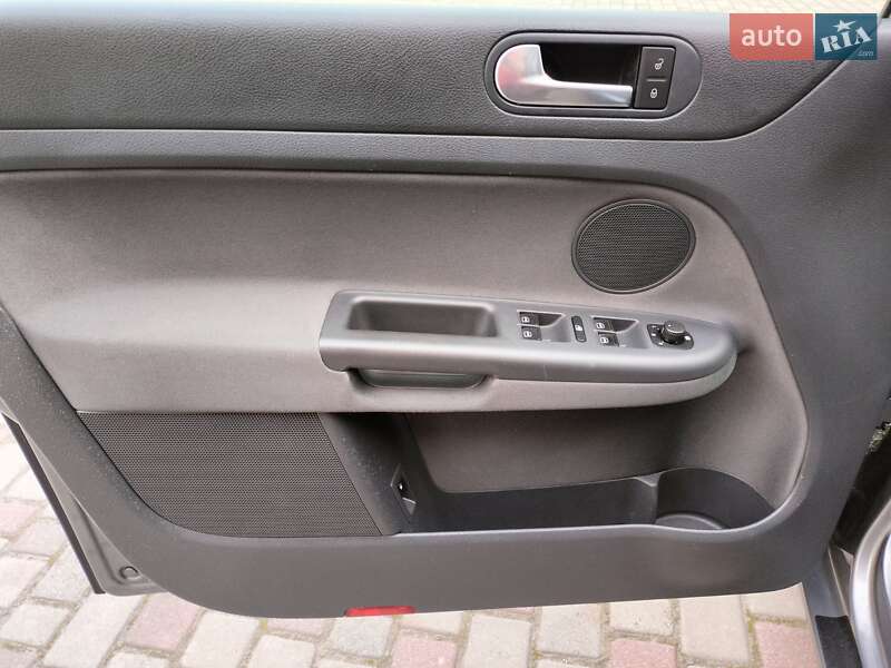 Хэтчбек Volkswagen Golf Plus 2007 в Ровно