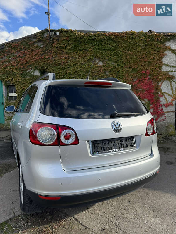 Хэтчбек Volkswagen Golf Plus 2008 в Нововолынске