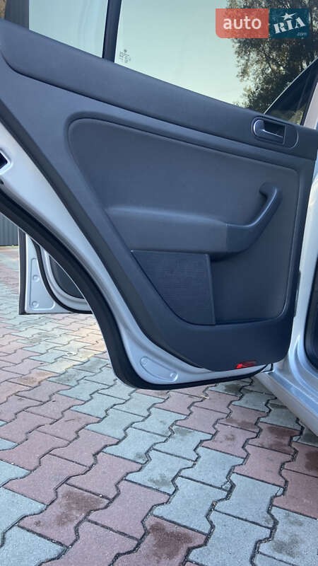 Хэтчбек Volkswagen Golf Plus 2006 в Киеве