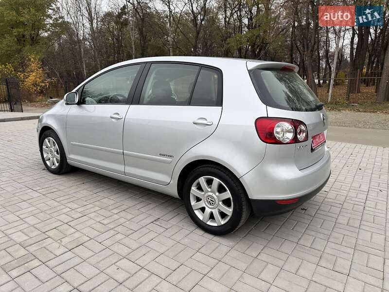 Хэтчбек Volkswagen Golf Plus 2008 в Смеле