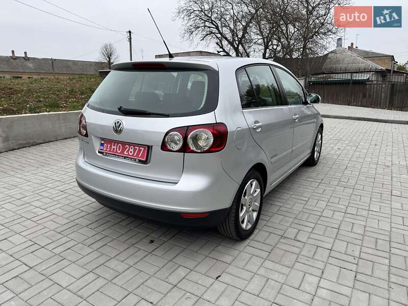 Хэтчбек Volkswagen Golf Plus 2008 в Смеле