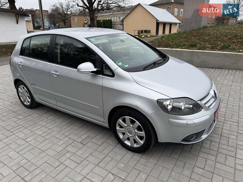 Хэтчбек Volkswagen Golf Plus 2008 в Смеле