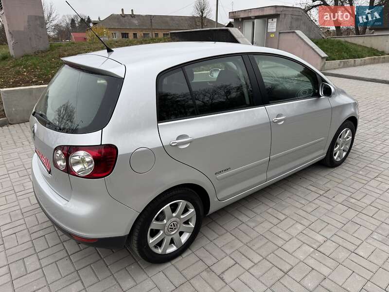 Хэтчбек Volkswagen Golf Plus 2008 в Смеле