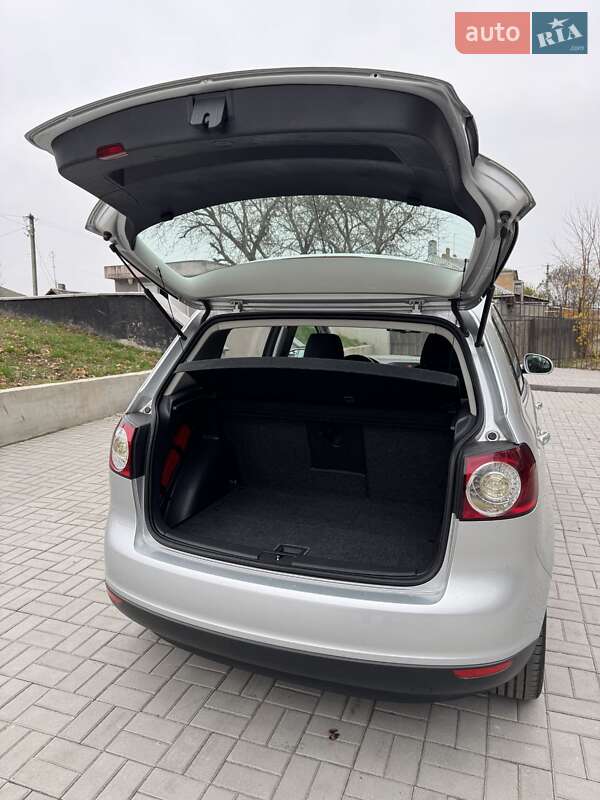 Хэтчбек Volkswagen Golf Plus 2008 в Смеле