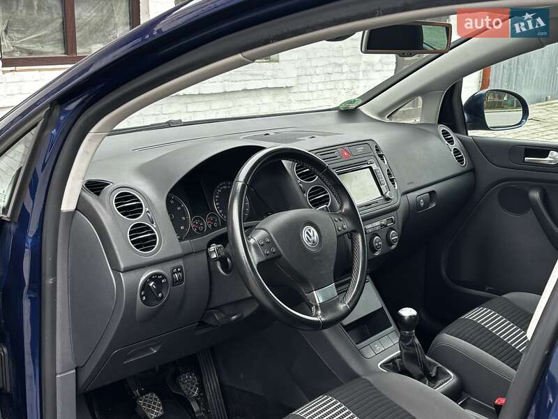 Хэтчбек Volkswagen Golf Plus 2009 в Красилове