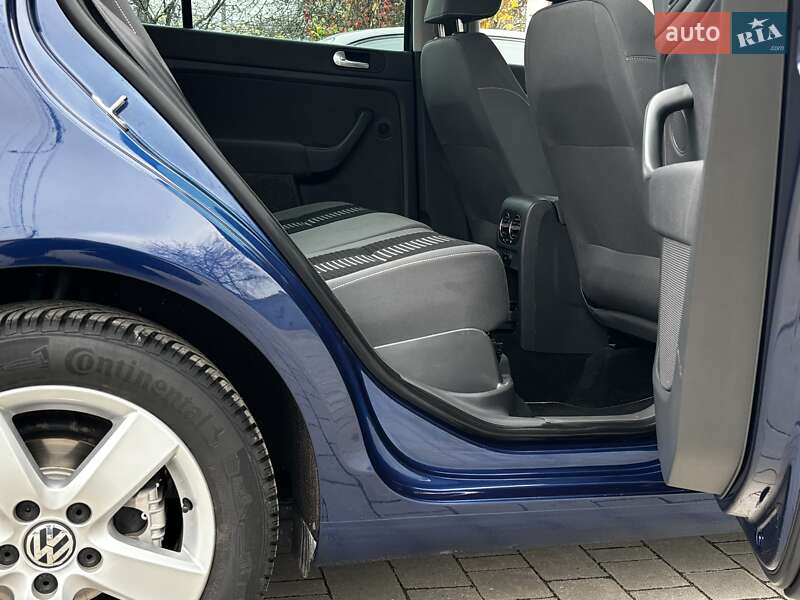 Хэтчбек Volkswagen Golf Plus 2009 в Красилове