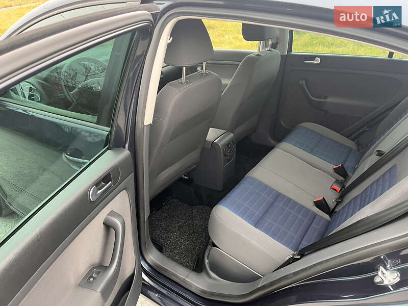 Хэтчбек Volkswagen Golf Plus 2007 в Звягеле фото 29 Хэтчбек Volkswagen Golf Plus 2007 в Звягеле