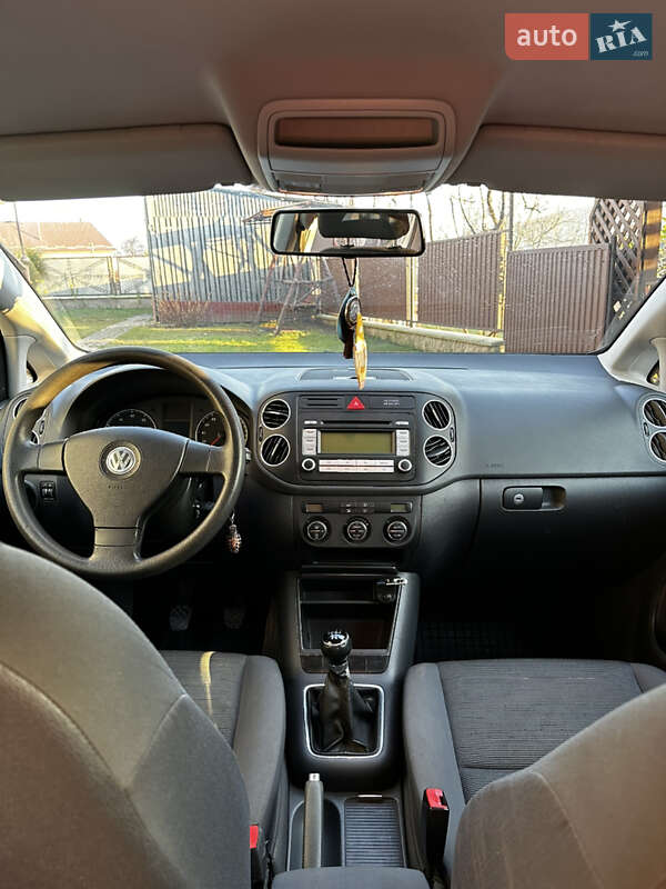 Хэтчбек Volkswagen Golf Plus 2006 в Сваляве