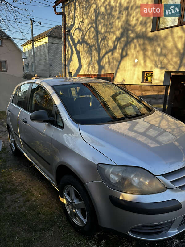 Хэтчбек Volkswagen Golf Plus 2006 в Сваляве