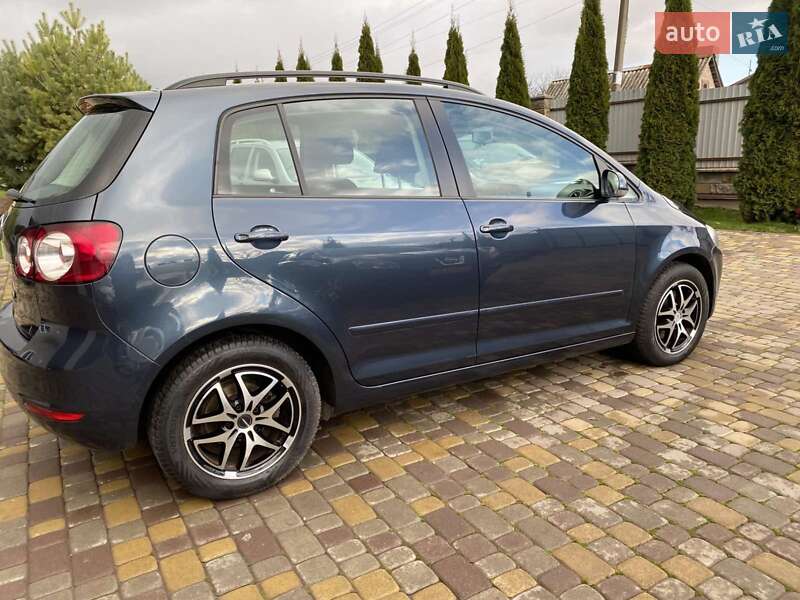 Хетчбек Volkswagen Golf Plus 2009 в Нововолинську