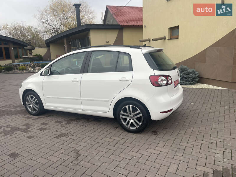 Хэтчбек Volkswagen Golf Plus 2010 в Виноградове