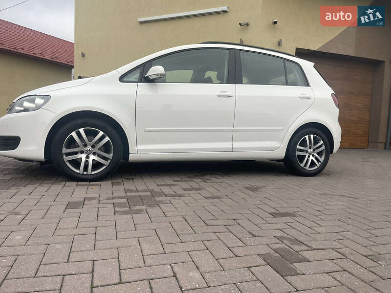 Хэтчбек Volkswagen Golf Plus 2010 в Виноградове