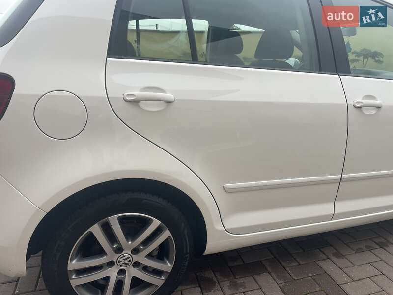 Хэтчбек Volkswagen Golf Plus 2010 в Виноградове