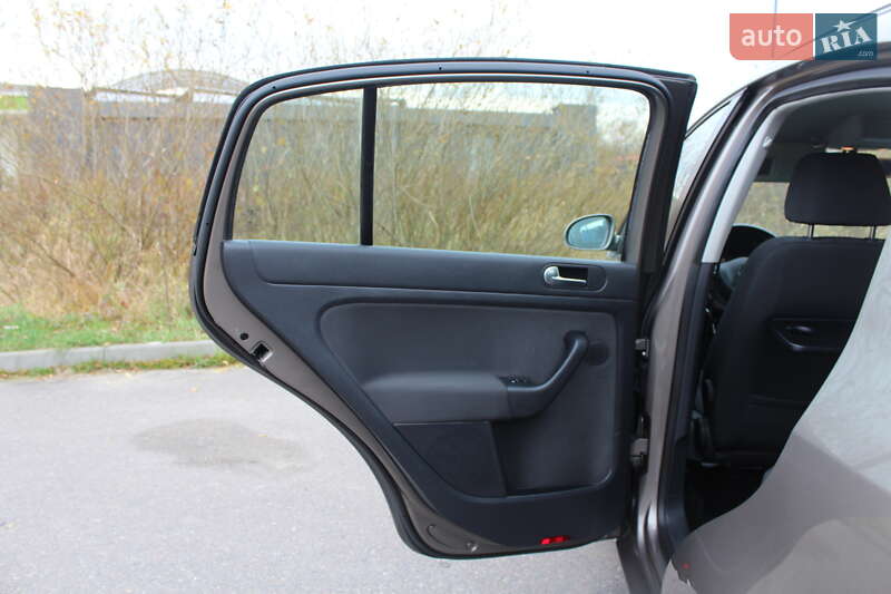 Хэтчбек Volkswagen Golf Plus 2010 в Дрогобыче