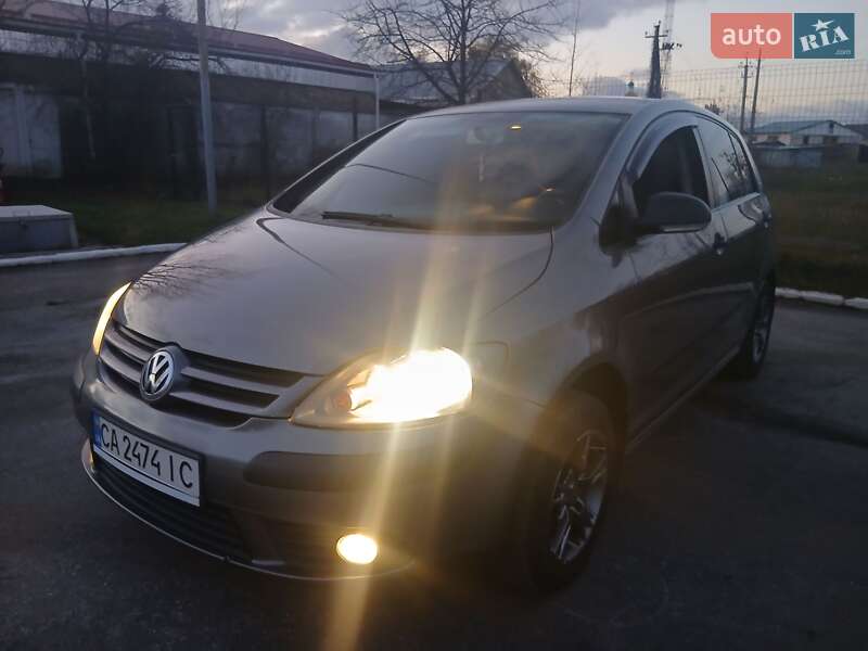 Хэтчбек Volkswagen Golf Plus 2006 в Киеве