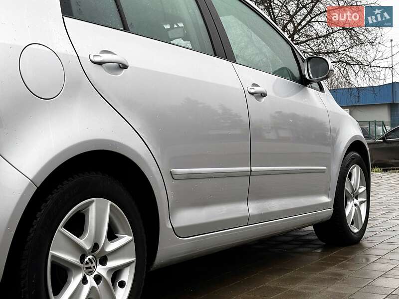 Хэтчбек Volkswagen Golf Plus 2010 в Красилове