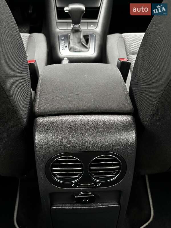 Хэтчбек Volkswagen Golf Plus 2010 в Красилове