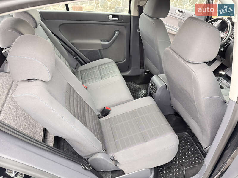 Хэтчбек Volkswagen Golf Plus 2008 в Сваляве