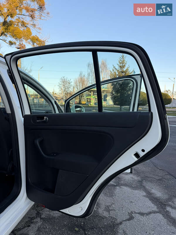 Хэтчбек Volkswagen Golf Plus 2010 в Лубнах