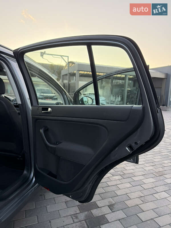 Хэтчбек Volkswagen Golf Plus 2010 в Лубнах