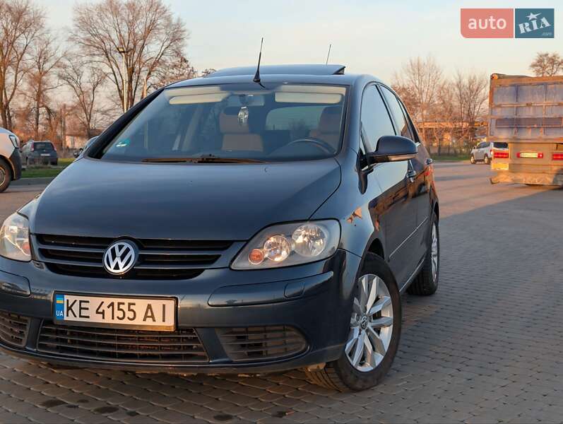 Хетчбек Volkswagen Golf Plus 2006 в Новомосковську
