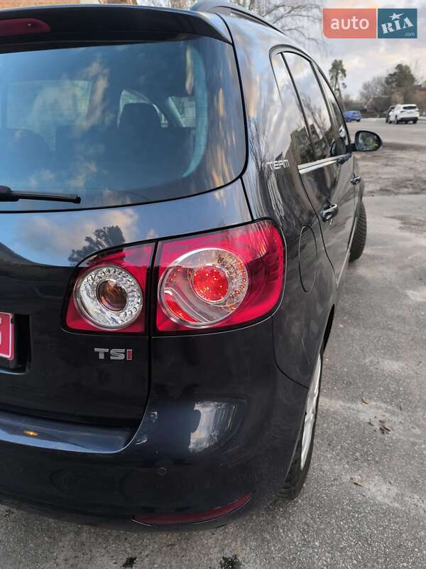 Хэтчбек Volkswagen Golf Plus 2011 в Ахтырке