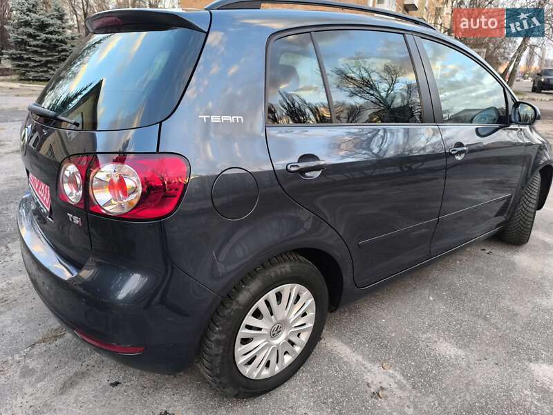 Хэтчбек Volkswagen Golf Plus 2011 в Ахтырке