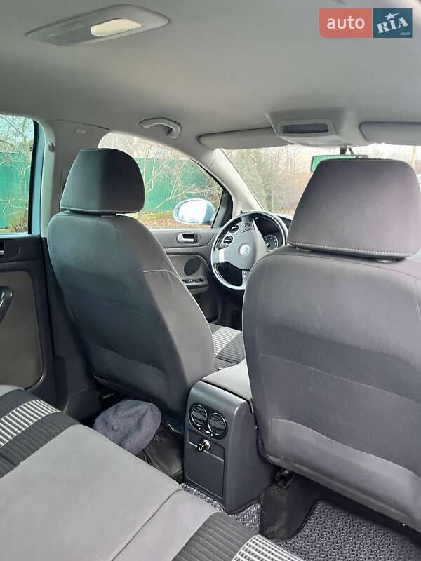 Хэтчбек Volkswagen Golf Plus 2008 в Добровеличковке