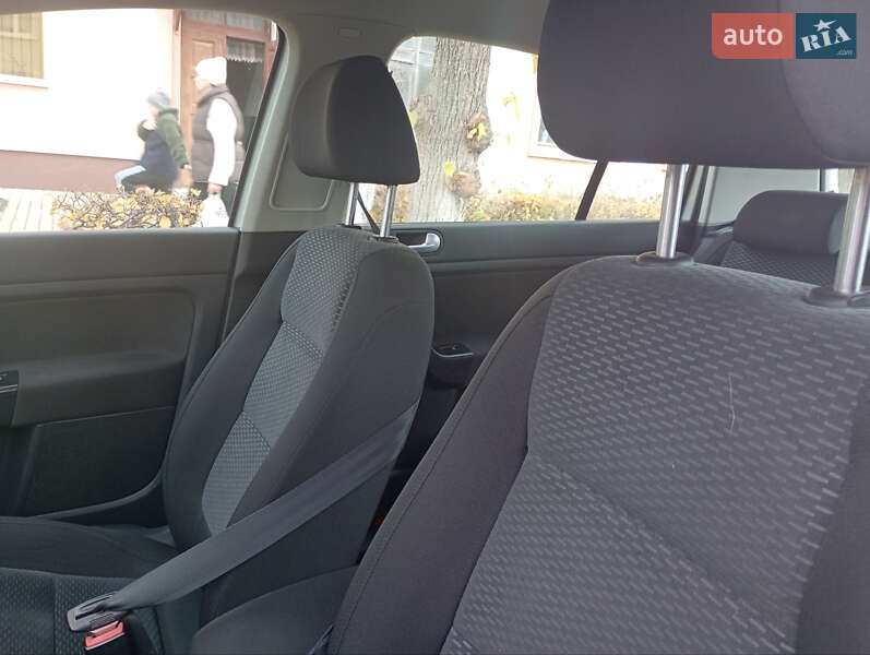 Хетчбек Volkswagen Golf Plus 2009 в Ізяславі