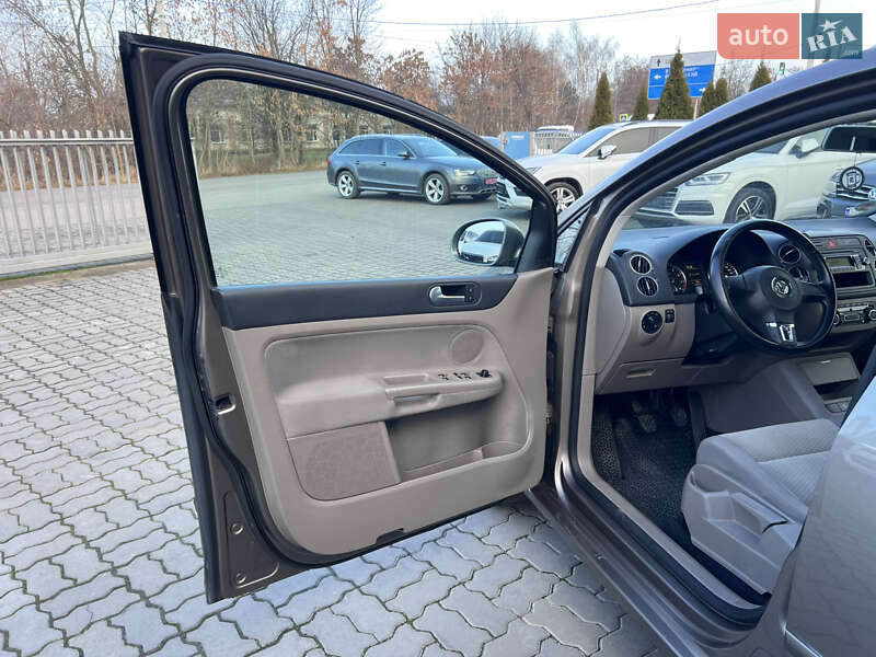 Хэтчбек Volkswagen Golf Plus 2009 в Нововолынске фото 12 Хэтчбек Volkswagen Golf Plus 2009 в Нововолынске