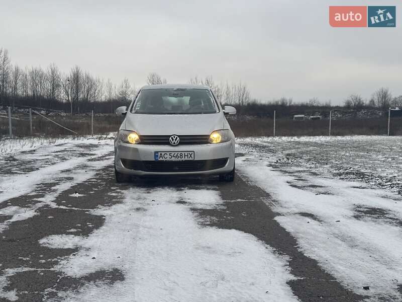 Хетчбек Volkswagen Golf Plus 2009 в Нововолинську