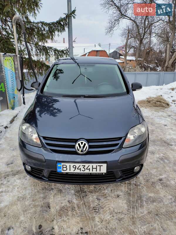 Хэтчбек Volkswagen Golf Plus 2008 в Лубнах