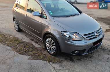 Хетчбек Volkswagen Golf Plus 2006 в Сарнах