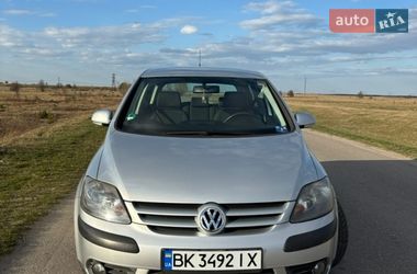 Хетчбек Volkswagen Golf Plus 2005 в Сарнах