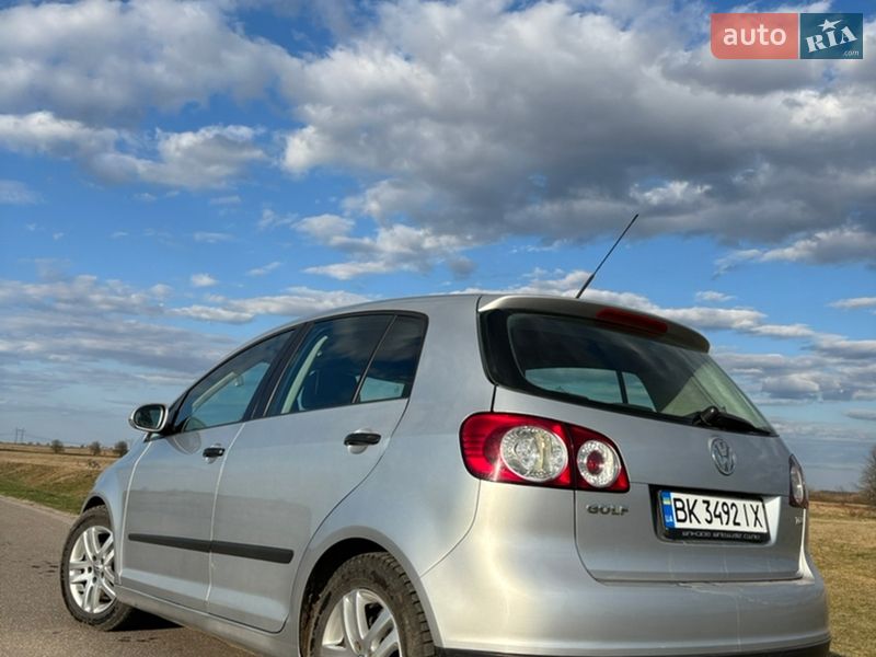 Хэтчбек Volkswagen Golf Plus 2005 в Сарнах