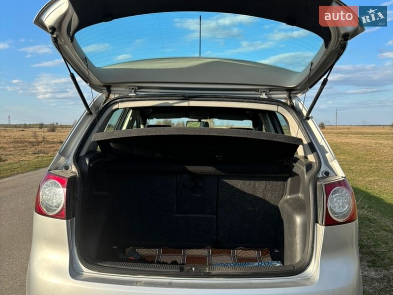 Хэтчбек Volkswagen Golf Plus 2005 в Сарнах