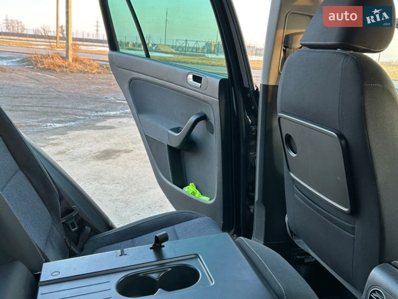 Хетчбек Volkswagen Golf Plus 2012 в Березному