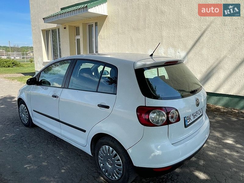 Хэтчбек Volkswagen Golf Plus 2006 в Остроге
